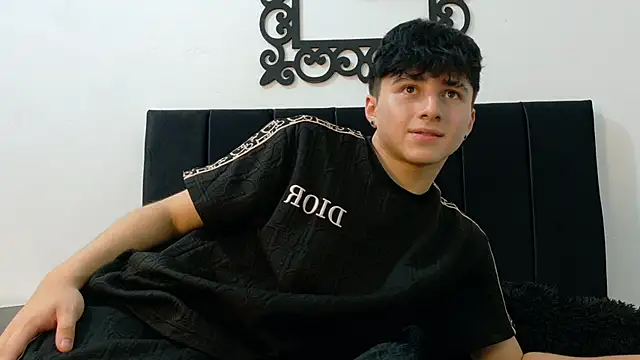 Snapshot of LunayDream chatting on 06-03-26, 02:33 LunayDream online show from 06-03-26, 02:33