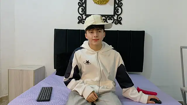 Snapshot of LunayDream chatting on 06-05-26, 11:27 LunayDream online show from 06-05-26, 11:27