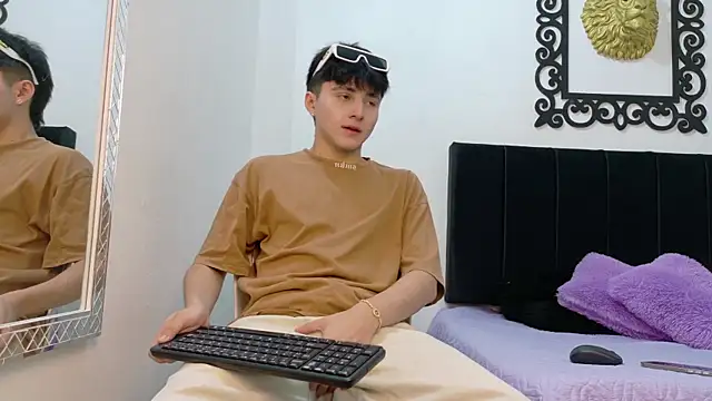 Snapshot of LunayDream chatting on 07-16-26, 01:06 LunayDream online show from 07-16-26, 01:06