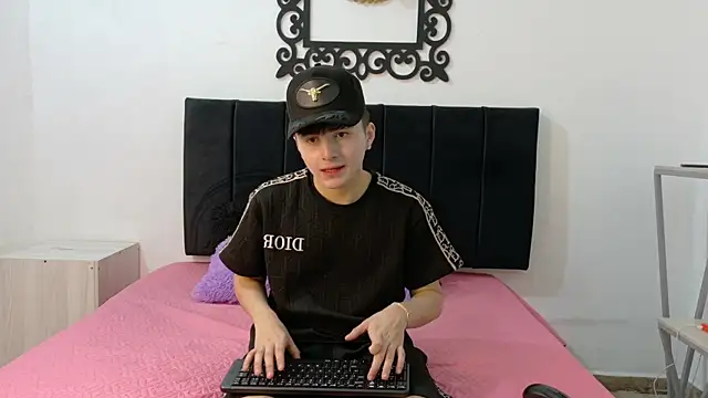 Snapshot of LunayDream chatting on 07-18-26, 11:58 LunayDream online show from 07-18-26, 11:58