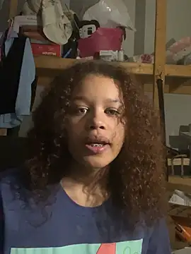 emaluvv online show from 04-19-26, 01:16