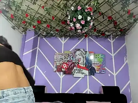 DAHNE HOT  online show from 04-21-26, 01:42