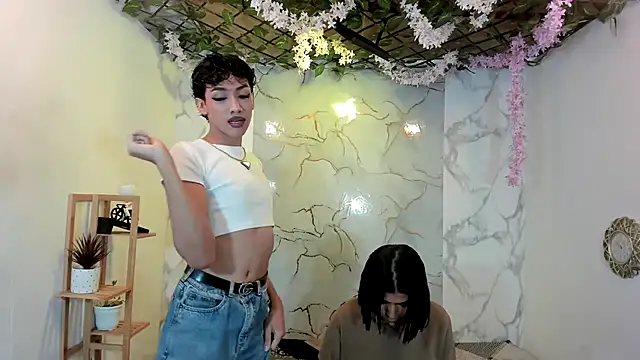 DAHNE HOT  online show from 05-19-26, 12:33
