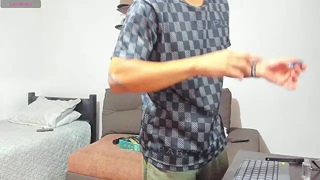 Teo Rave online show from 05-17-26, 02:53