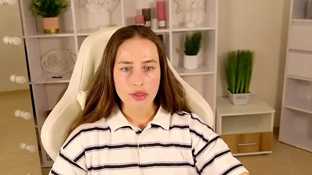 NadinnL online show from 06-11-26, 06:55