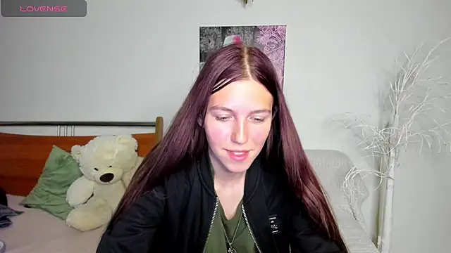 Snapshot of MaryRapunzel chatting on 04-25-26, 07:11 MaryRapunzel online show from 04-25-26, 07:11
