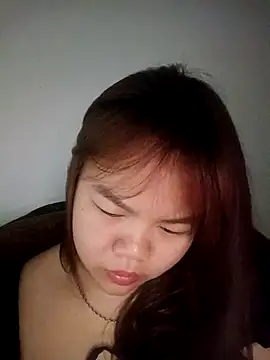 Snapshot of Truxcy1 chatting on 05-04-26, 12:56 Truxcy1 online show from 05-04-26, 12:56