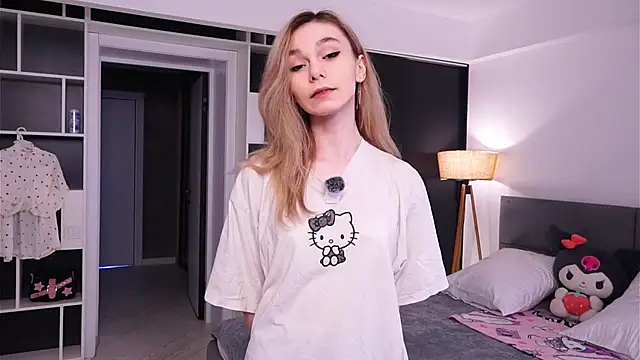 DarlineHoldness online show from 04-21-26, 05:36