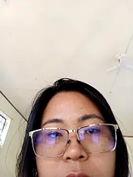 Snapshot of osang08 chatting on 05-07-26, 05:24 osang08 online show from 05-07-26, 05:24