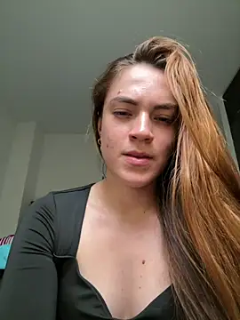 Snapshot of _EmmaDavis_ chatting on 06-05-26, 09:42 EmmaDavis online show from 06-05-26, 09:42