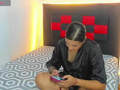 Snapshot of camila_valenciia_ chatting on 07-23-26, 06:00 camila valenciia online show from 07-23-26, 06:00
