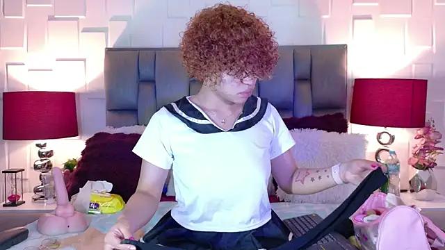 Snapshot of KeiryGinger chatting on 06-12-26, 03:27 KeiryGinger online show from 06-12-26, 03:27