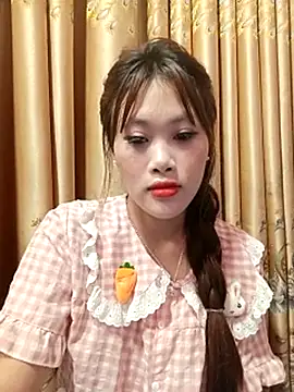 Snapshot of Ly-sexyy chatting on 07-17-26, 06:31 Ly-sexyy online show from 07-17-26, 06:31