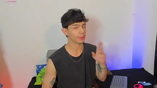 Snapshot of _IanLark chatting on 05-19-26, 11:00 IanLark online show from 05-19-26, 11:00