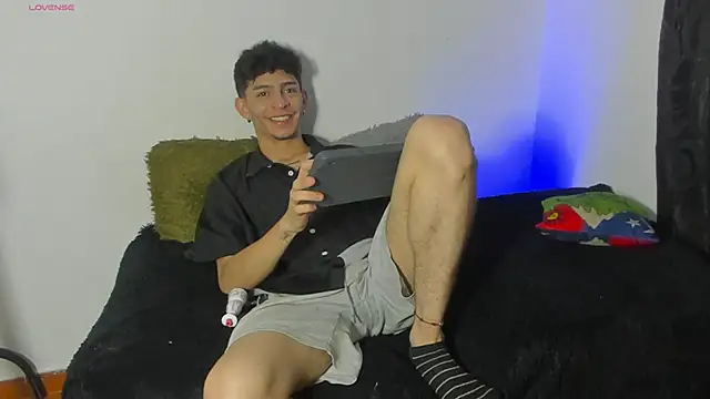 Snapshot of _IanLark chatting on 05-30-26, 07:38 IanLark online show from 05-30-26, 07:38