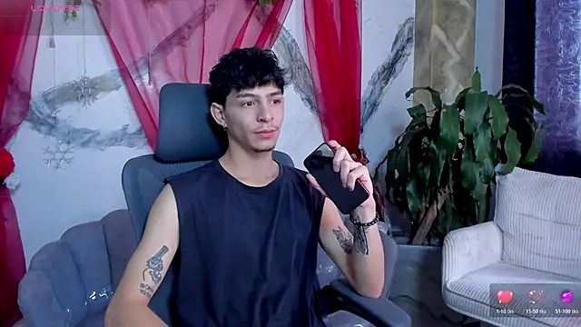 Snapshot of _IanLark chatting on 06-20-26, 04:54 IanLark online show from 06-20-26, 04:54