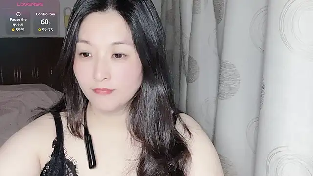 Snapshot of D-Misslu chatting on 04-25-26, 01:14 D-Misslu online show from 04-25-26, 01:14