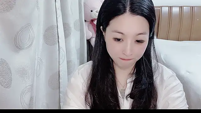 Snapshot of D-Misslu chatting on 07-04-26, 12:44 D-Misslu online show from 07-04-26, 12:44