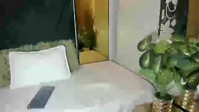 Snapshot of Babyemily18_ chatting on 05-24-26, 10:20 Babyemily18 online show from 05-24-26, 10:20
