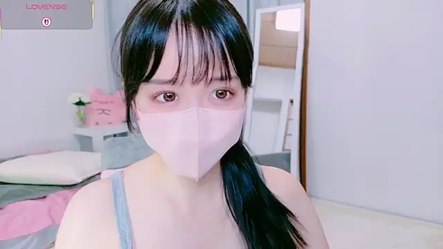 Snapshot of mayu_chan_ chatting on 05-06-26, 11:48 mayu chan online show from 05-06-26, 11:48