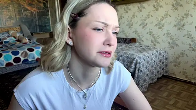 Snapshot of AlisiaStreitmatter chatting on 05-16-26, 07:05 AlisiaStreitmatter online show from 05-16-26, 07:05