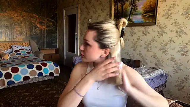 Snapshot of AlisiaStreitmatter chatting on 05-24-26, 11:04 AlisiaStreitmatter online show from 05-24-26, 11:04