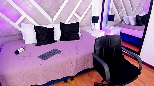 Mia Velez1 online show from 05-16-26, 10:36
