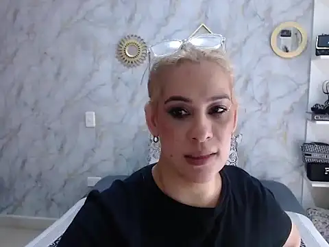 Snapshot of electra_gold chatting on 05-06-26, 07:19 electra gold online show from 05-06-26, 07:19