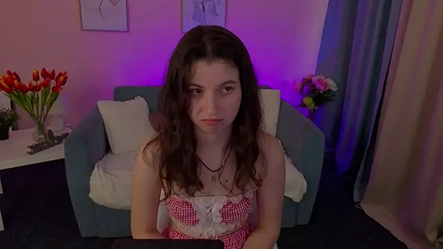 Snapshot of BelovedAlice chatting on 05-13-26, 01:41 BelovedAlice online show from 05-13-26, 01:41