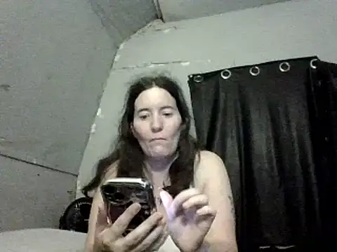 Snapshot of Mini83 chatting on 06-11-26, 09:02 Mini83 online show from 06-11-26, 09:02