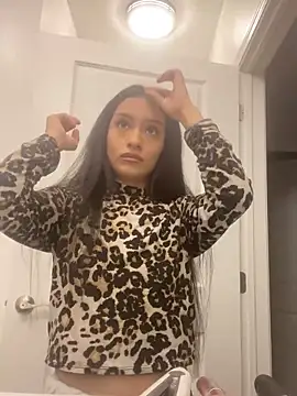 leenachanel online show from 04-22-26, 11:06