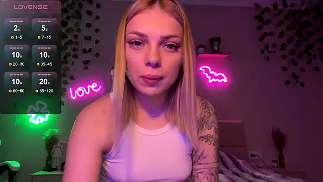 Snapshot of CandyRass chatting on 05-24-26, 09:58 CandyRass online show from 05-24-26, 09:58