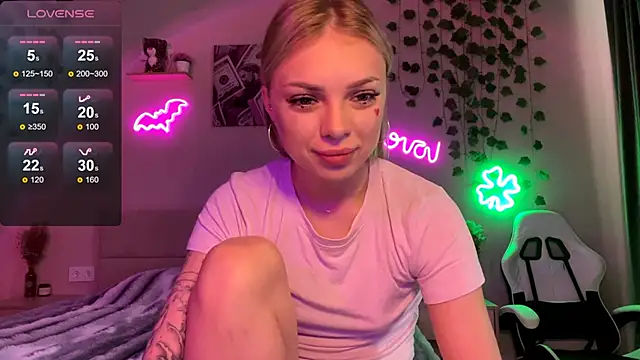 Snapshot of CandyRass chatting on 05-30-26, 07:49 CandyRass online show from 05-30-26, 07:49