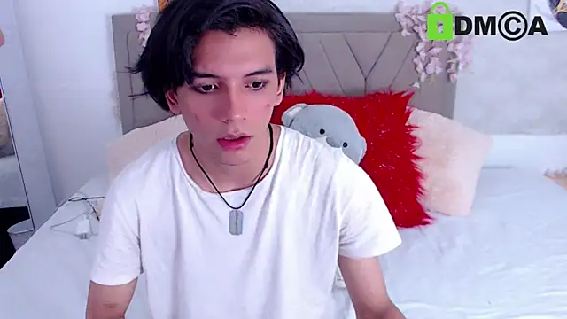 Snapshot of raven_n_matt chatting on 05-30-26, 03:14 raven n matt online show from 05-30-26, 03:14