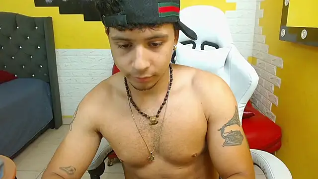 Snapshot of jbarto_ chatting on 05-11-26, 01:22 jbarto online show from 05-11-26, 01:22