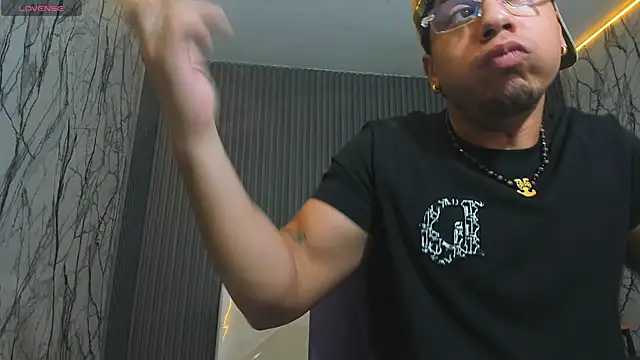 Snapshot of jbarto_ chatting on 05-17-26, 02:02 jbarto online show from 05-17-26, 02:02