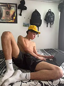Jackdaniel001  online show from 05-04-26, 03:41