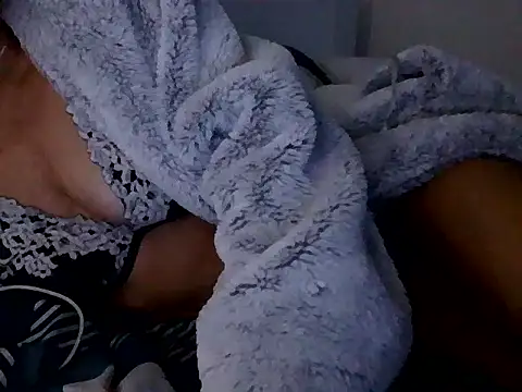 SweetLuc11 online show from 06-11-26, 01:27