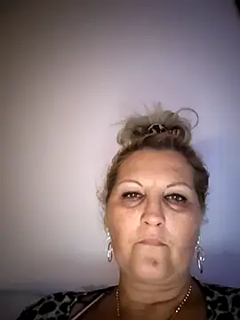 Divineblond online show from 10-13-25, 08:20