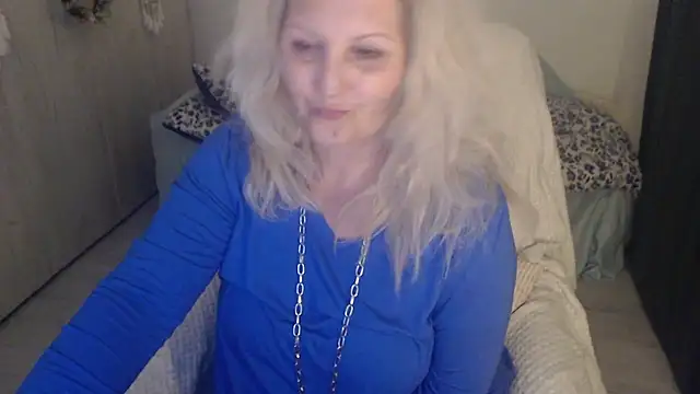 Divineblond online show from 03-24-26, 10:15