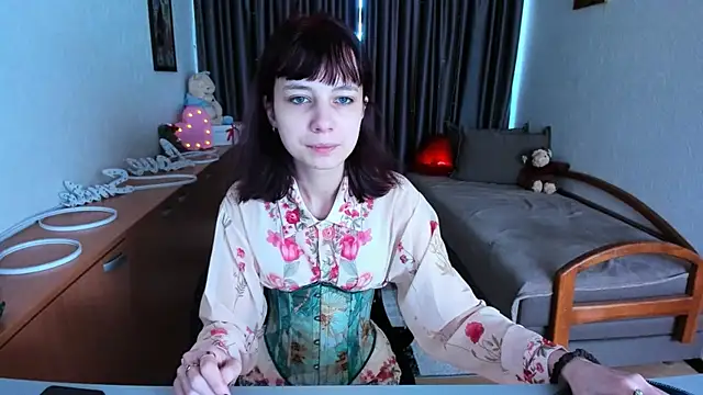 Snapshot of MiniLysii chatting on 05-08-26, 05:35 MiniLysii online show from 05-08-26, 05:35