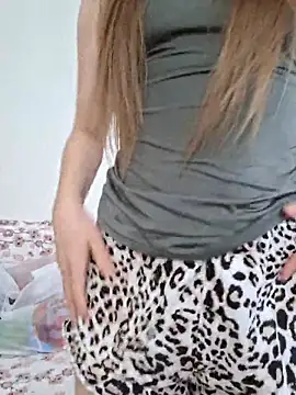 Snapshot of Alba2331 chatting on 05-03-26, 10:10 Alba2331 online show from 05-03-26, 10:10