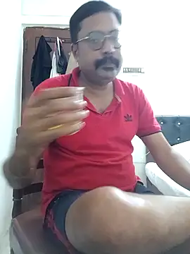 Snapshot of TamilRedchilli chatting on 05-02-26, 04:01 TamilRedchilli online show from 05-02-26, 04:01