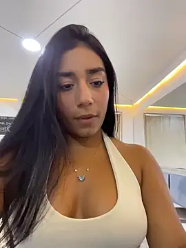 Snapshot of SaryJonex chatting on 05-02-26, 01:27 SaryJonex online show from 05-02-26, 01:27