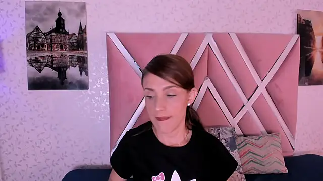 Snapshot of Nicoll_89 chatting on 04-24-26, 12:07 Nicoll 89 online show from 04-24-26, 12:07