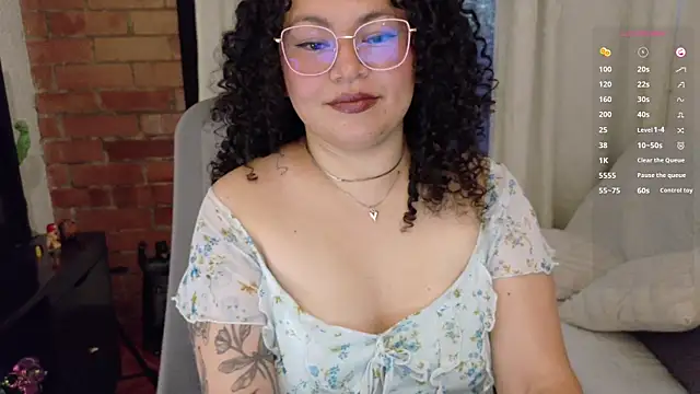 Snapshot of MissBronte chatting on 05-07-26, 10:59 MissBronte online show from 05-07-26, 10:59