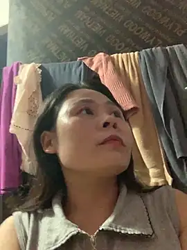 Helen-baby online show from 04-28-26, 04:28