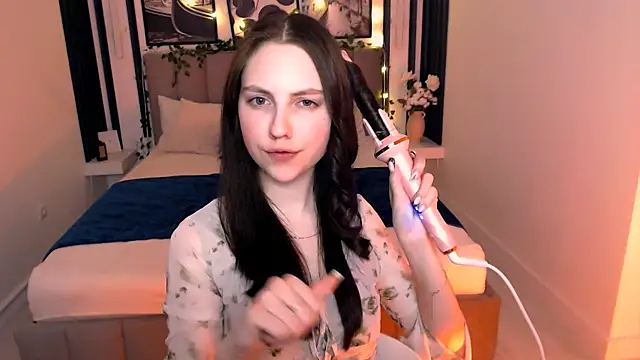 Snapshot of _AliceWells chatting on 04-25-26, 08:50 AliceWells online show from 04-25-26, 08:50