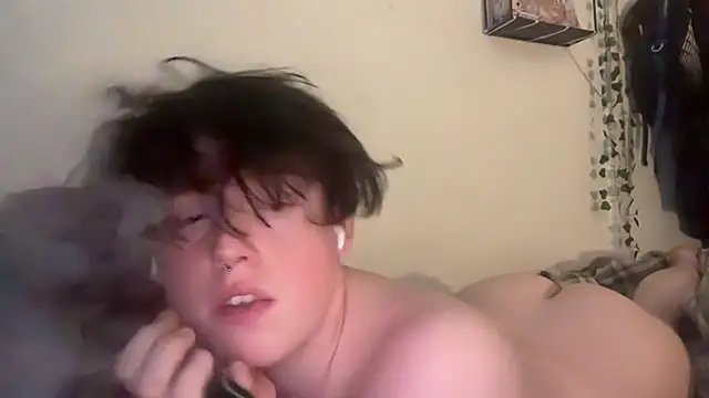 Snapshot of JacobHiltonn chatting on 04-23-26, 10:03 JacobHiltonn online show from 04-23-26, 10:03