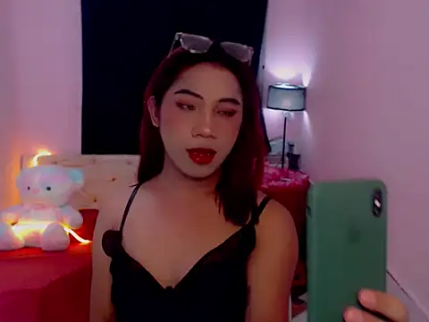 URsexyLylia online show from 06-16-26, 05:37